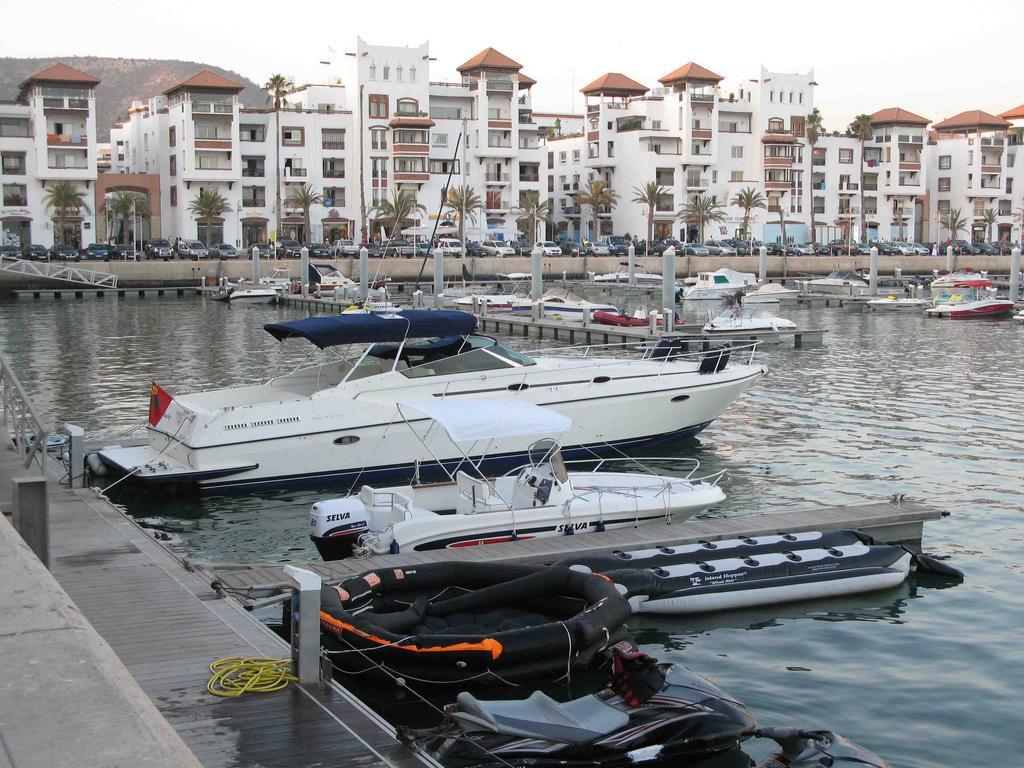 Luxe Marina Apartment